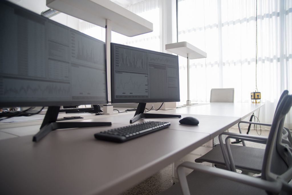 How to Track Several Projects at Once Without Losing the Details