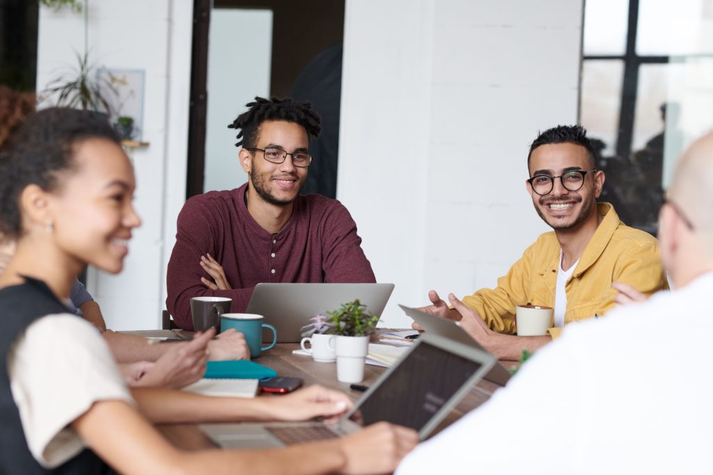 Internal Communication Without Chaos: How to Cut Down Unnecessary Meetings