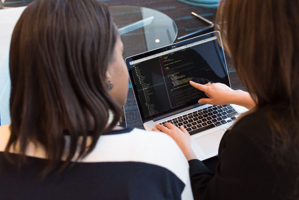 Kaip parinkti CRM sistemą mažam verslui: 5 kriterijai